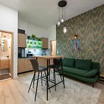 Instant Ruinbar Designer Center Apartment