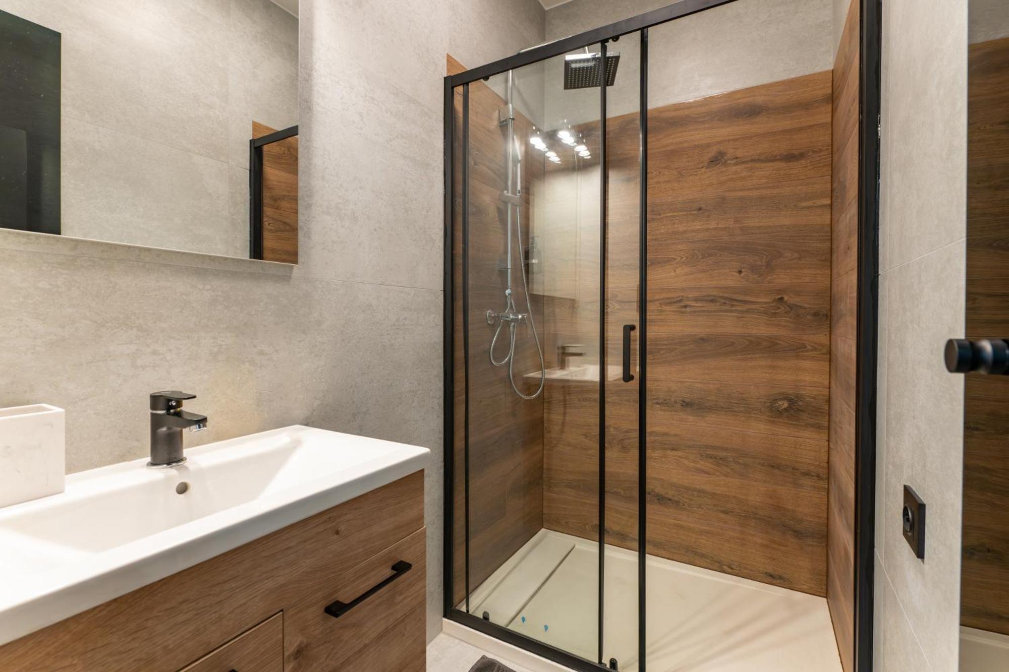 Instant Ruinbar Designer Center Apartment